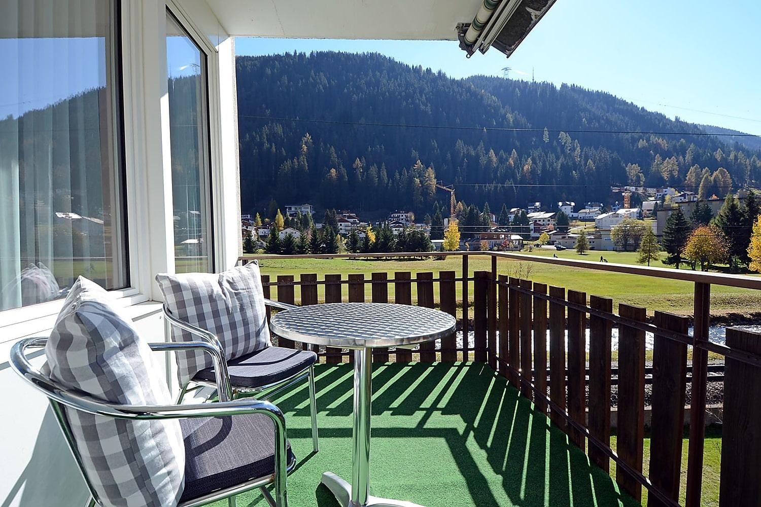 Aussicht von Balkon - Ferienwohnung Studio 25 - Haus Green - Davos Platz